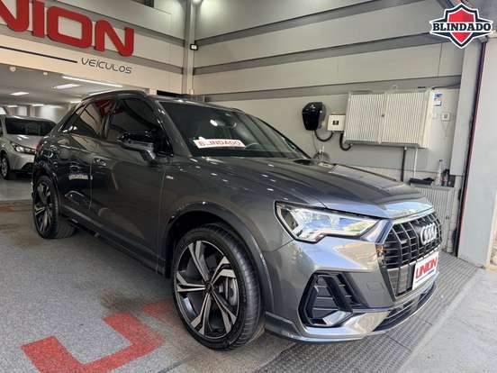 AUDI-Q3-2024