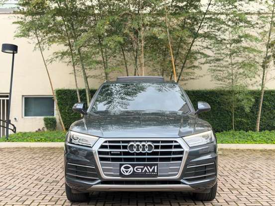 AUDI-Q5-2019