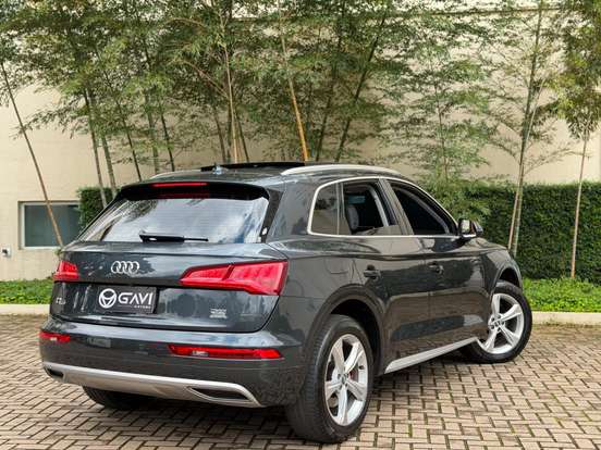 AUDI-Q5-2019