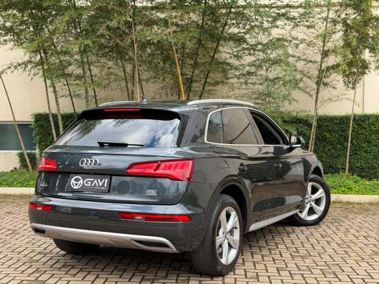 AUDI-Q5-2019