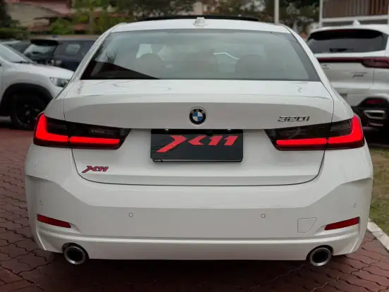 BMW-320i-2024