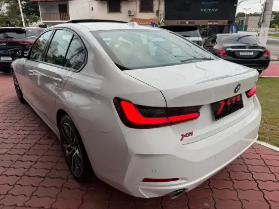 BMW-320i-2024