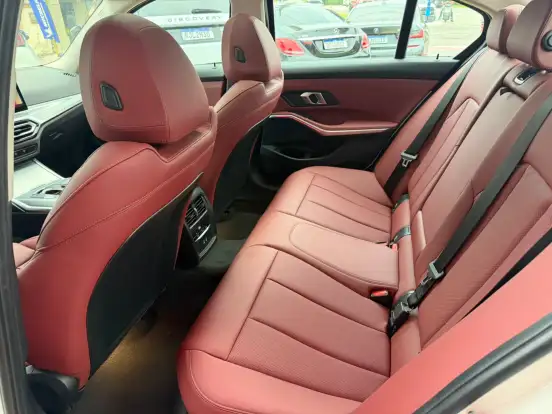 BMW-320i-2024