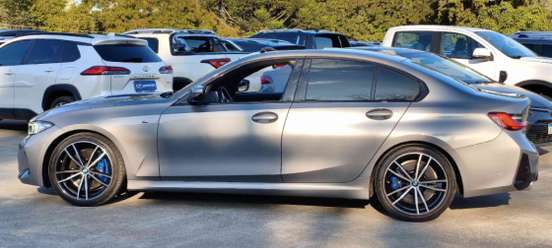 BMW-320i-2022