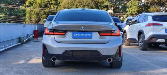 BMW-320i-2022