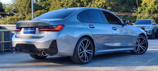 BMW-320i-2022