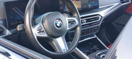 BMW-320i-2022