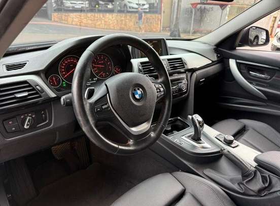 BMW-320i-2016