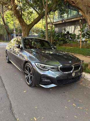 BMW-330e-2020
