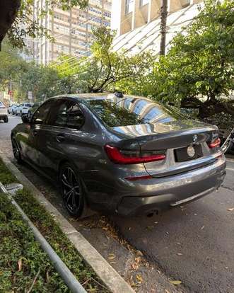 BMW-330e-2020