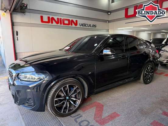 BMW-X4-2022