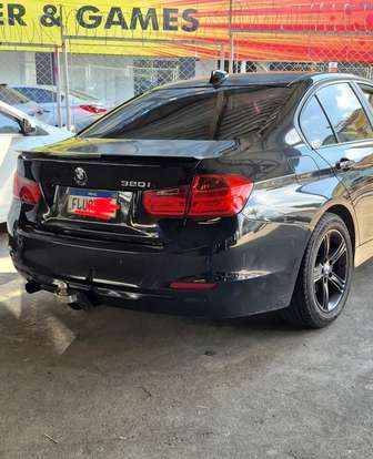BMW-320i-2013