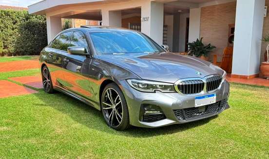 BMW-320i-2020