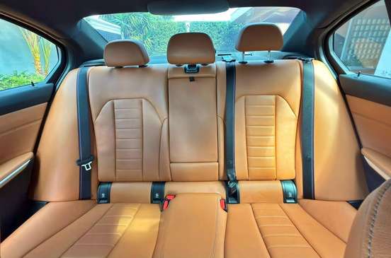 BMW-320i-2020