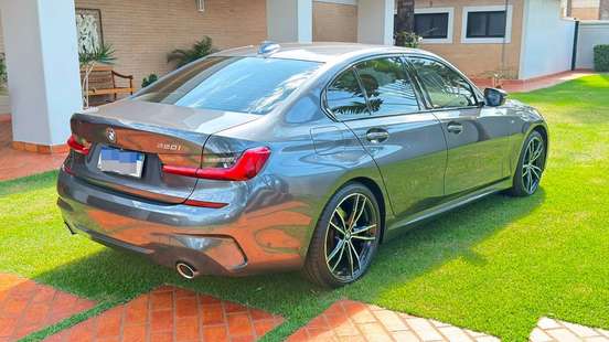BMW-320i-2020