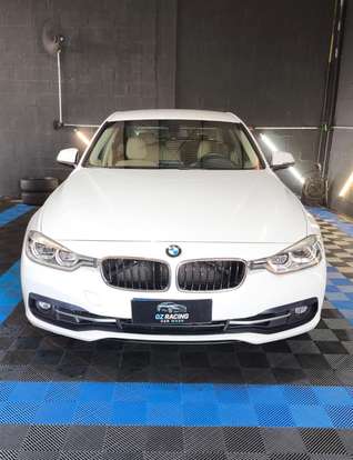 BMW-320i-2017