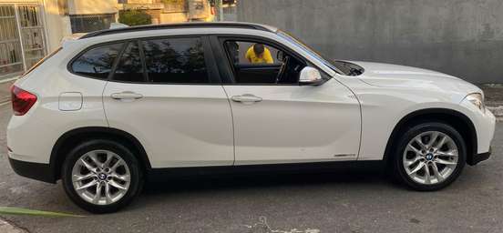 BMW-X1-2.0 16V TURBO ACTIVEFLEX SDRIVE20I X-LINE 4P AUTOMÁTICO BMW-X1-2015