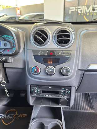 CHEVROLET-MONTANA-2011