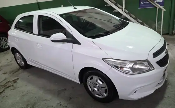CHEVROLET ONIX 1.0 MPFI JOY 8V FLEX 4P MANUAL CHEVROLET ONIX 1.0 MPFI JOY 8V FLEX 4P MANUAL