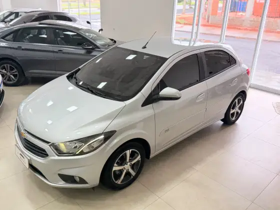 CHEVROLET ONIX 1.4 MPFI LTZ 8V FLEX 4P AUTOMÁTICO CHEVROLET ONIX 1.4 MPFI LTZ 8V FLEX 4P AUTOMÁTICO