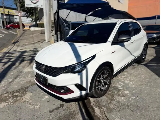 FIAT ARGO 1.8 E.TORQ FLEX HGT AT6 FIAT ARGO 1.8 E.TORQ FLEX HGT AT6