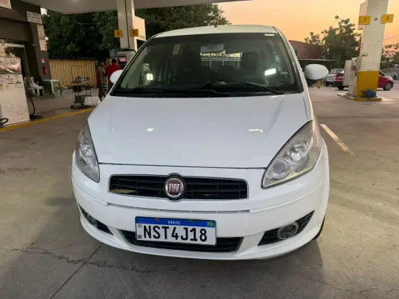 FIAT IDEA 1.4 MPI ATTRACTIVE 8V FLEX 4P MANUAL FIAT IDEA 1.4 MPI ATTRACTIVE 8V FLEX 4P MANUAL