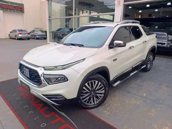 FIAT TORO 2.0 16V TURBO DIESEL RANCH 4WD AT9 FIAT TORO 2.0 16V TURBO DIESEL RANCH 4WD AT9