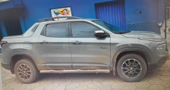 FIAT TORO 2.0 16V TURBO DIESEL ULTRA 4WD AT9 FIAT TORO 2.0 16V TURBO DIESEL ULTRA 4WD AT9