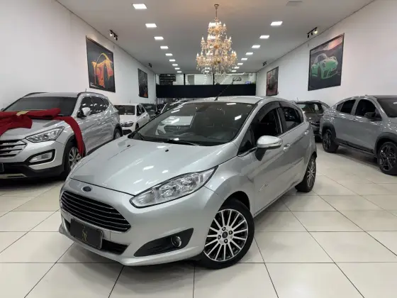 FORD FIESTA 1.6 TITANIUM HATCH 16V FLEX 4P POWERSHIFT