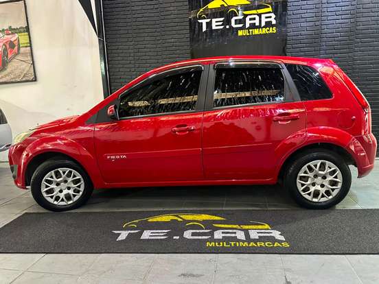 FORD-FIESTA-2014