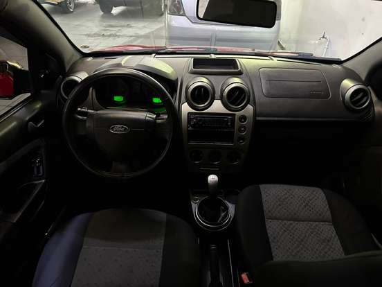 FORD-FIESTA-2014