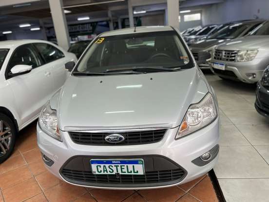 FORD-FOCUS-2012