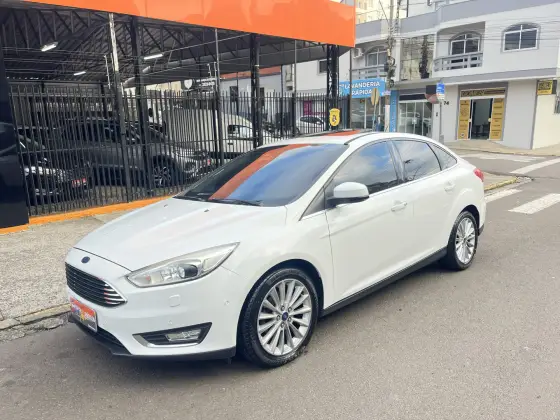 FORD FOCUS 2.0 TITANIUM PLUS SEDAN 16V FLEX 4P POWERSHIFT FORD FOCUS 2.0 TITANIUM PLUS SEDAN 16V FLEX 4P POWERSHIFT