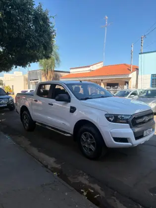 FORD RANGER 2.2 XLS 4X4 CD 16V DIESEL 4P AUTOMÁTICO FORD RANGER 2.2 XLS 4X4 CD 16V DIESEL 4P AUTOMÁTICO