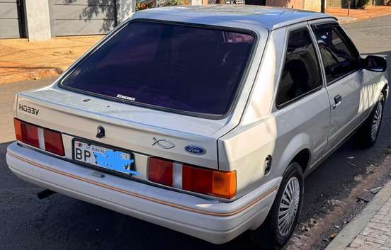 FORD-ESCORT-1996