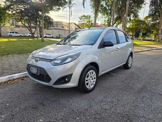 FORD-FIESTA-2013