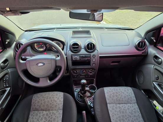 FORD-FIESTA-2013