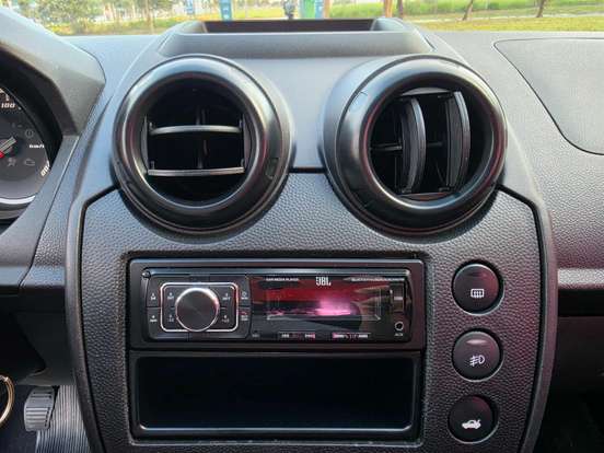 FORD-FIESTA-2013