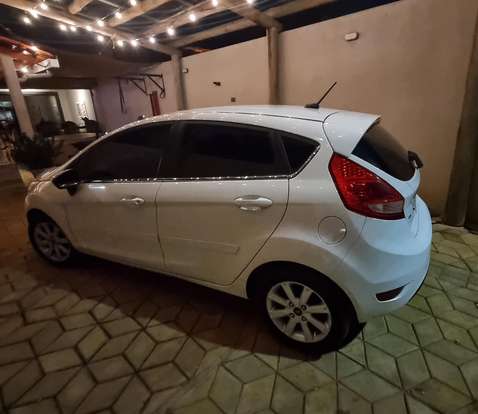 FORD-FIESTA-2012