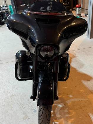 HARLEY-DAVIDSON CVO STREET GLIDE 