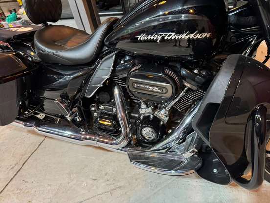 HARLEY-DAVIDSON-CVO STREET GLIDE-2017