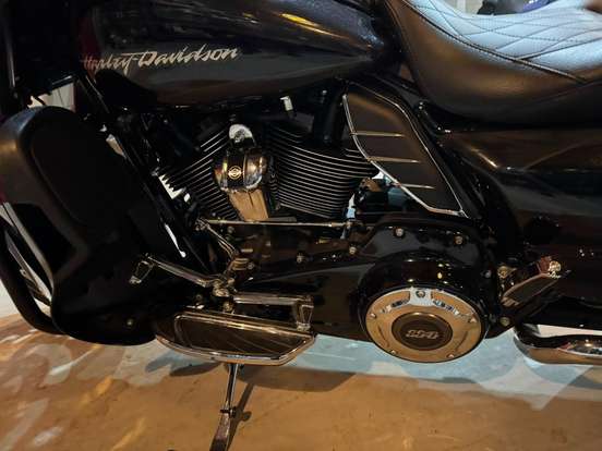 HARLEY-DAVIDSON-CVO STREET GLIDE-2017