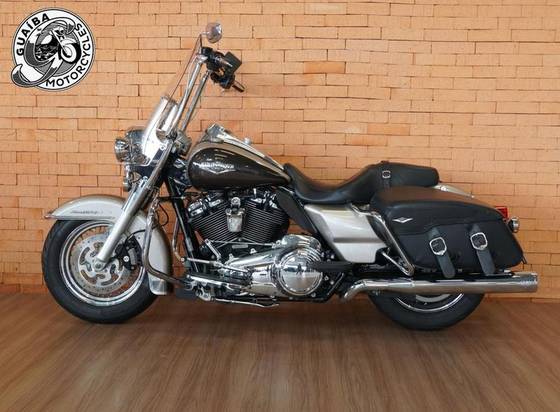 HARLEY-DAVIDSON ROAD KING CLASSIC 