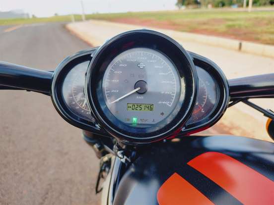 HARLEY-DAVIDSON-V-ROD 10TH ANNIVERSARY EDITION HARLEY-DAVIDSON-V-ROD 10TH ANNIVERSARY EDITION-2012