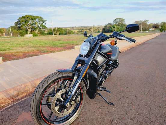 HARLEY-DAVIDSON-V-ROD 10TH ANNIVERSARY EDITION HARLEY-DAVIDSON-V-ROD 10TH ANNIVERSARY EDITION-2012