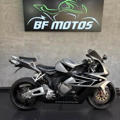 HONDA CBR 1000RR FIREBLADE HONDA CBR 1000RR FIREBLADE