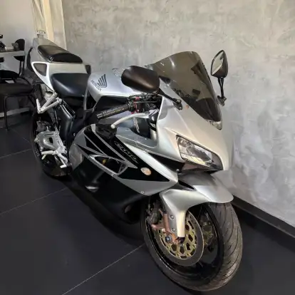 HONDA-CBR 1000RR FIREBLADE-2004