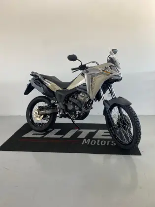 HONDA XRE 300 SAHARA ADVENTURE HONDA XRE 300 SAHARA ADVENTURE