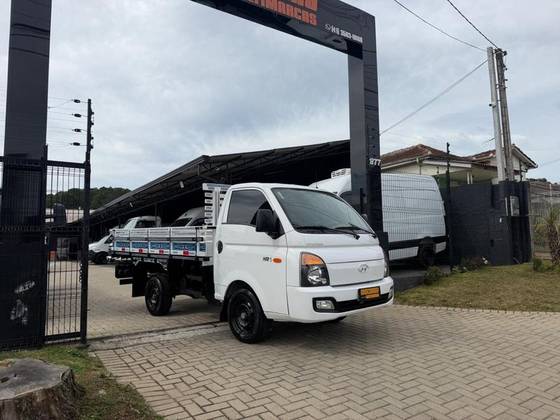 HYUNDAI HR 2.5 LONGO SEM CAÇAMBA 4X2 16V 130CV TURBO INTERCOOLER DIESEL 2P MANUAL