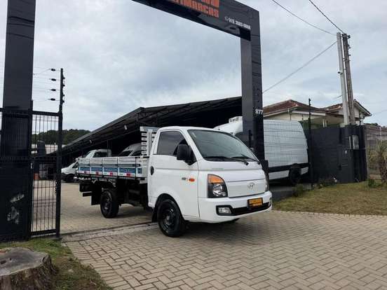 HYUNDAI-HR-2.5 LONGO SEM CAÇAMBA 4X2 16V 130CV TURBO INTERCOOLER DIESEL 2P MANUAL HYUNDAI-HR-2019
